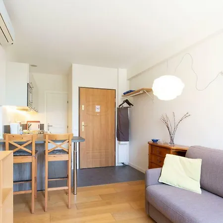 Modern Air-conditioned Studio, View Of The Place Nationale Du Vieil Appartement Antibes