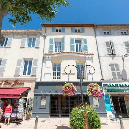 Appartement Modern Air-conditioned Studio, View Of The Place Nationale Du Vieil